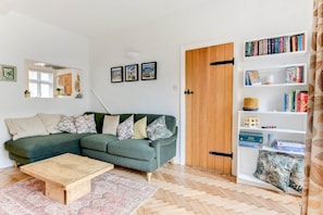 Living area - Alice Cottage By The Sea (Brighton and Hove)