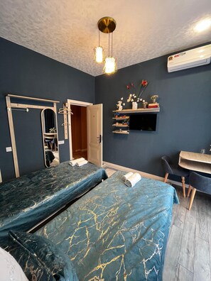 9 Schlafzimmer, Bügeleisen/Bügelbrett, WLAN