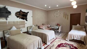 9 bedrooms, iron/ironing board, WiFi