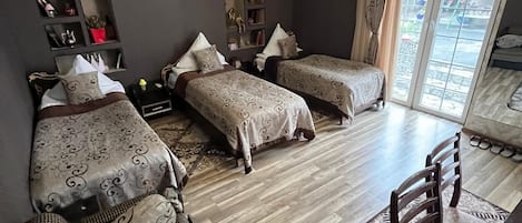 9 chambres, fer et planche Ă repasser, Wi-Fi