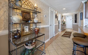 Condo, 3 Bedrooms | Interior