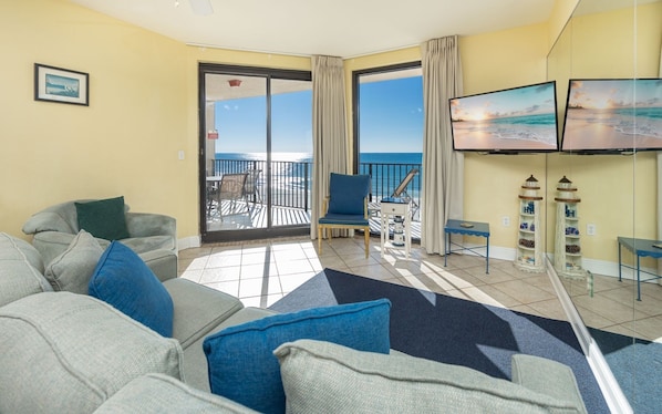 Condo, 2 chambres | Aire de séjour