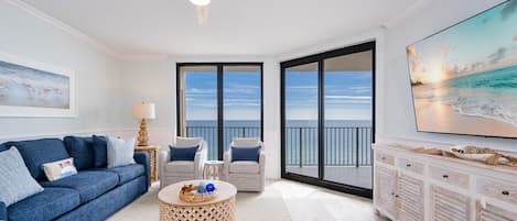 Condo, 3 chambres | Aire de séjour