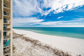 Condo, 3 habitaciones | Playa | Playa en los alrededores 