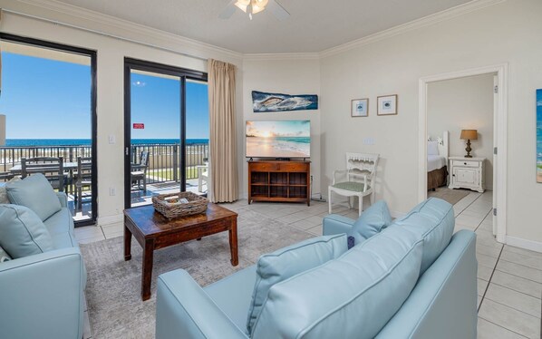 Condo, 3 habitaciones | Área de sala de estar