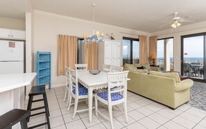 Condo, 3 Bedrooms | Living area