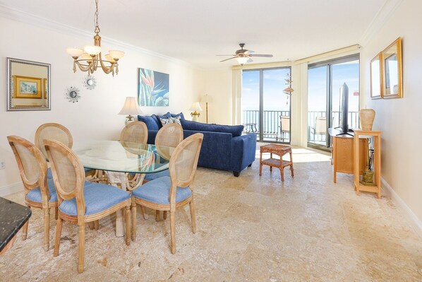 Apartamento, 3 habitaciones | Zona de estar