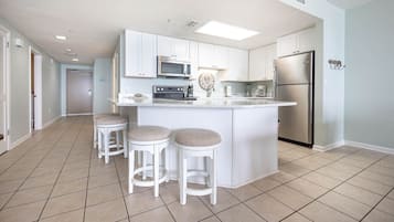 Appartamento, 3 camere da letto | Cucina privata | Frigorifero, forno, macchina per tè/caffè