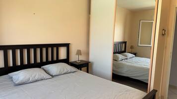 3 Schlafzimmer, Bügeleisen/Bügelbrett, kostenloses WLAN, Bettwäsche