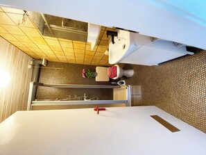 Unclassified image, 4 of 6, button