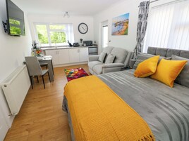 1 bedroom, individually decorated, individually furnished, free WiFi