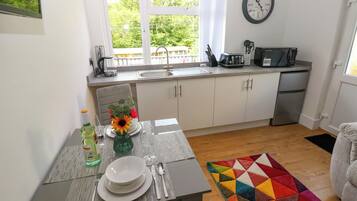 Cookware/dishes/utensils