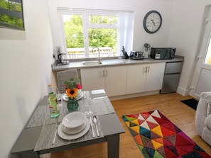 Cookware/dishes/utensils