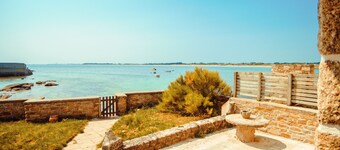 Beautiful beach house!  Ideal for families.