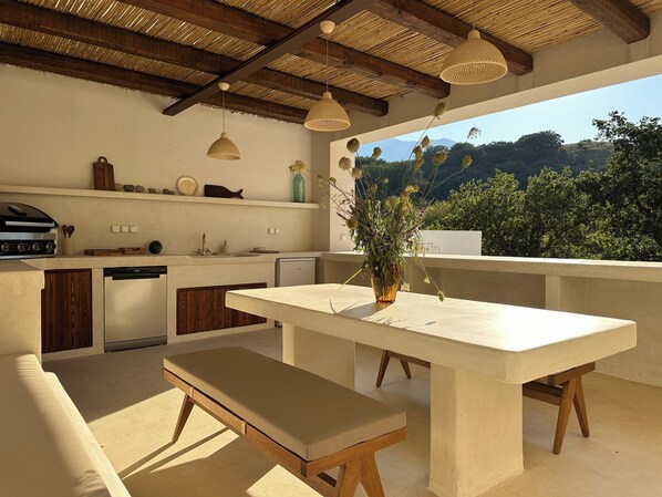Outdoor dining
