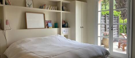 4 chambres, fer et planche à repasser, Wi-Fi, draps fournis