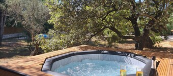 Lodge cosy dans la garigue