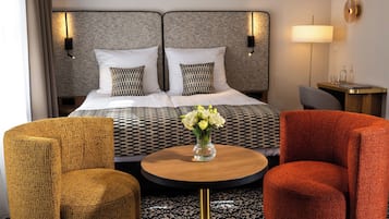 Habitación superior con 1 cama doble o 2 individuales | Caja fuerte, escritorio, tabla de planchar con plancha y wifi gratis