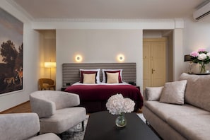 Main Square View Apartment | In-room safe, desk, iron/ironing board, free WiFi