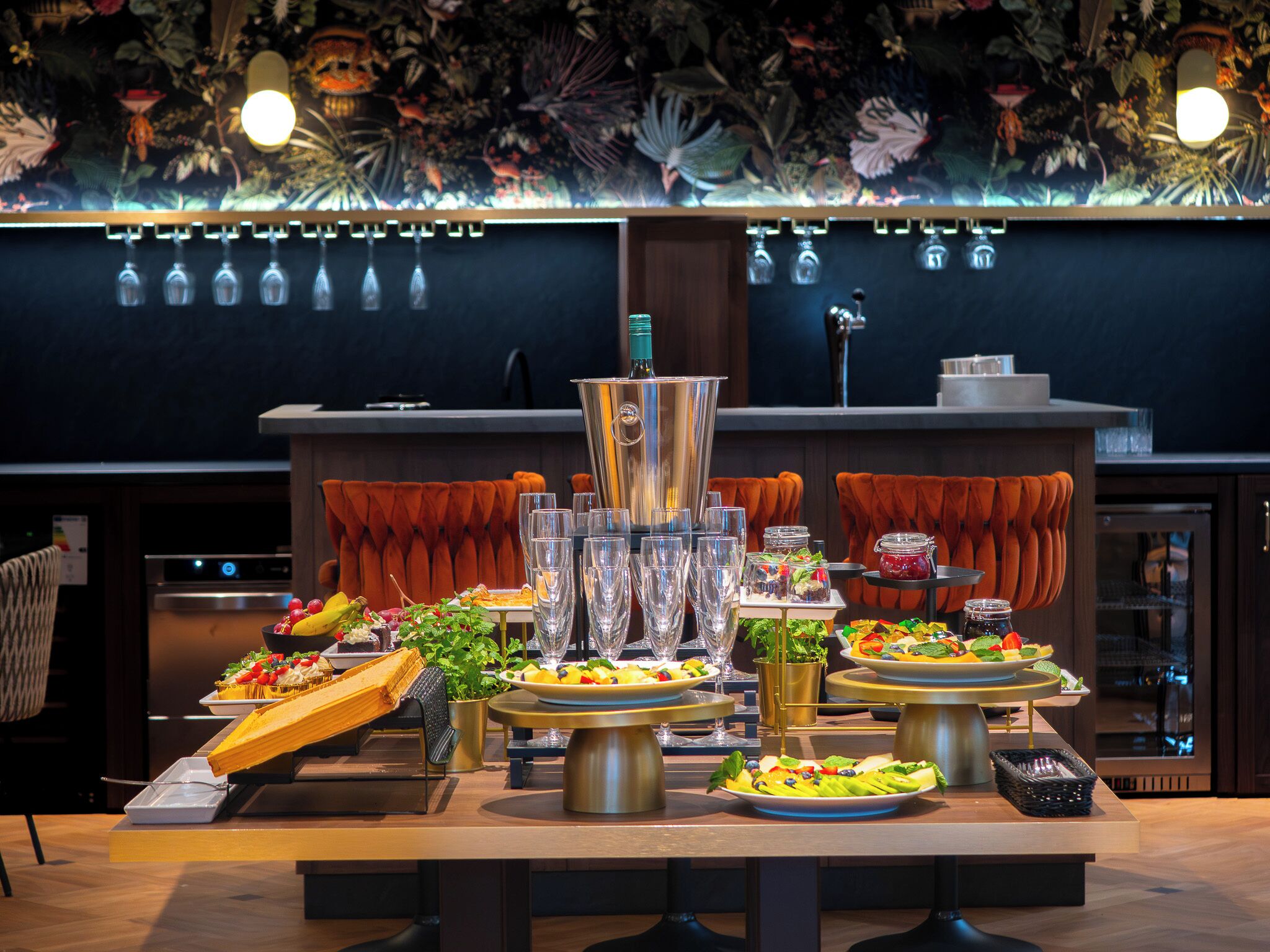 Dagelijks ontbijtbuffet (PLN 79 per persoon)