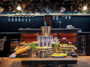 Daily buffet breakfast (PLN 79 per person) - Palladian Hotel (Kraków)