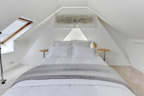 3 bedrooms, iron/ironing board, travel cot, free WiFi - Southview Cottage, Sompting (Sompting)