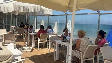 Termasuk sarapan Eropah setiap hari