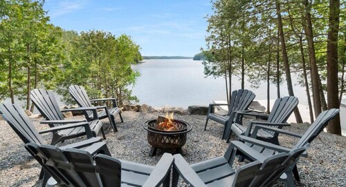 Private 235 ft waterfront retreat  with over an acre on Lake Rosseau