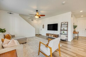 Interior - Bright Colorado Springs Home, 10 Mi to Dtwn! (Colorado Springs)