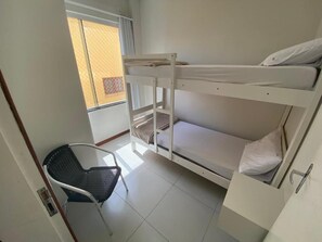 2 室のベッドルーム、アイロン / アイロン台、WiFi、ベッドシーツ