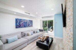 تلفزيون ذكي، كرة قدم الطاولة، كُتُب، ستيريو