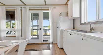 Lac Heney 3BR w/ Boat Launch • Fishing-Friendly • Cozy & Updated
