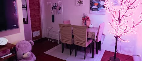 Casa, 1 habitación, con acceso para personas discapacitadas, para fumadores | Sala de estar | Libros