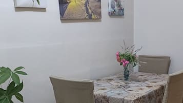 House, 1 Bedroom, Accessible, Smoking | Dining room