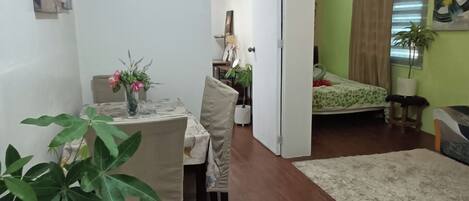 獨棟房屋, 1 間臥室, 無障礙, 吸煙房 | 客廳 | 書籍