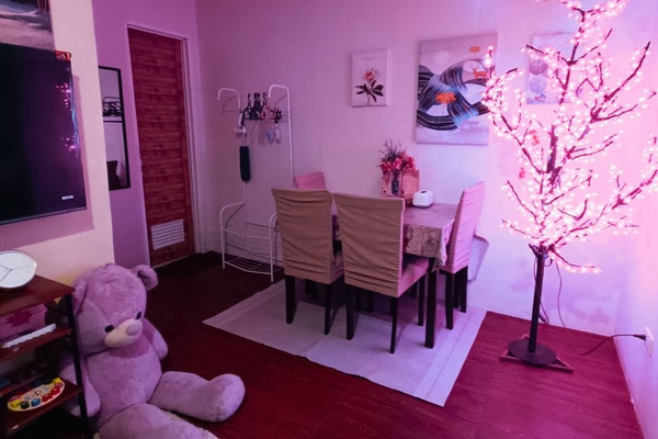 House, 1 Bedroom, Accessible, Smoking | Living room | Books