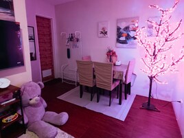 Casa, 1 quarto, acessível, para fumantes | Sala de estar | Livros