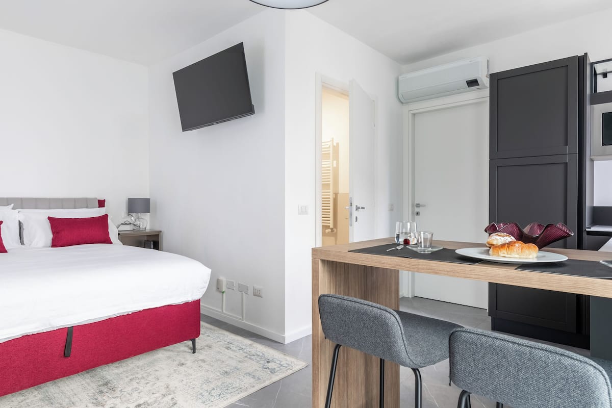 Apartment | 1 bedroom, iron/ironing board, cribs/infant beds, bed sheets