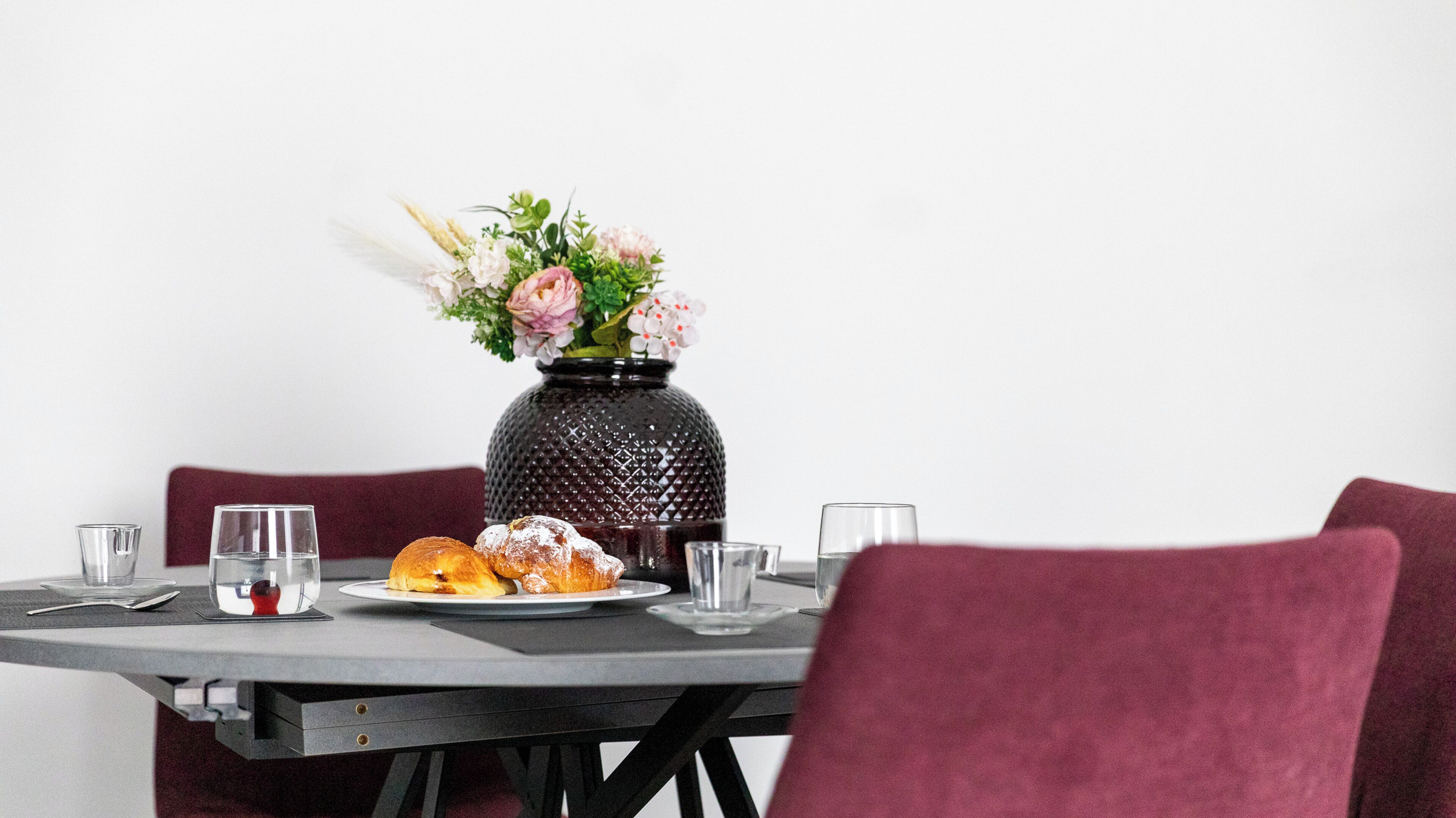 아파트 (1 Bedroom) | 다이닝룸