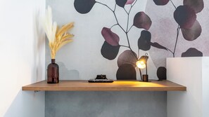 Departamento (1 Bedroom) | Área de sala de estar | Smart TV de 32 pulgadas con canales por cable