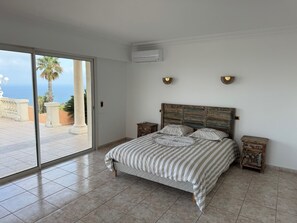 6 bedrooms, WiFi, bed sheets