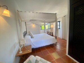 5 chambres, fer et planche à repasser, Wi-Fi, draps fournis