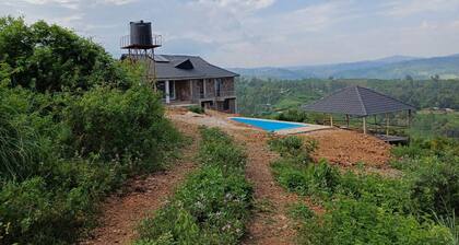 Hillbilly Bush Lodge