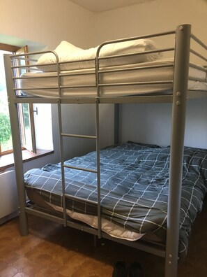 2 chambres, lit parapluie