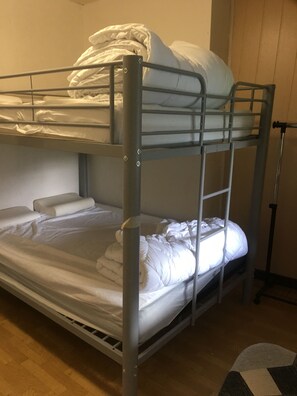 2 bedrooms, travel cot