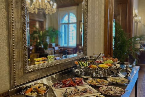 Päivittäinen buffetaamiainen maksusta
