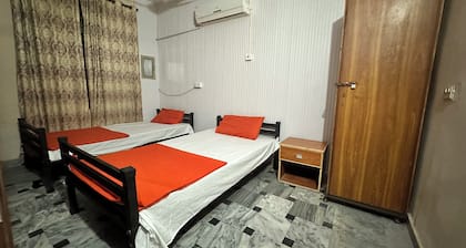 Professional Lahore Hostels
