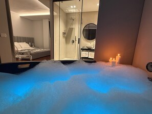 1 chambre, fer et planche à repasser, accès au Wi-Fi (inclus)