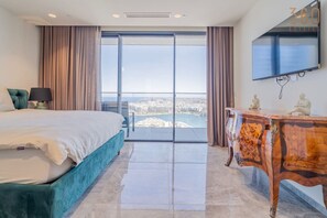 3 Schlafzimmer, Schreibtisch, Bügeleisen/Bügelbrett, WLAN