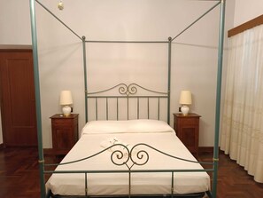 4 camere, ferro/asse da stiro, lenzuola